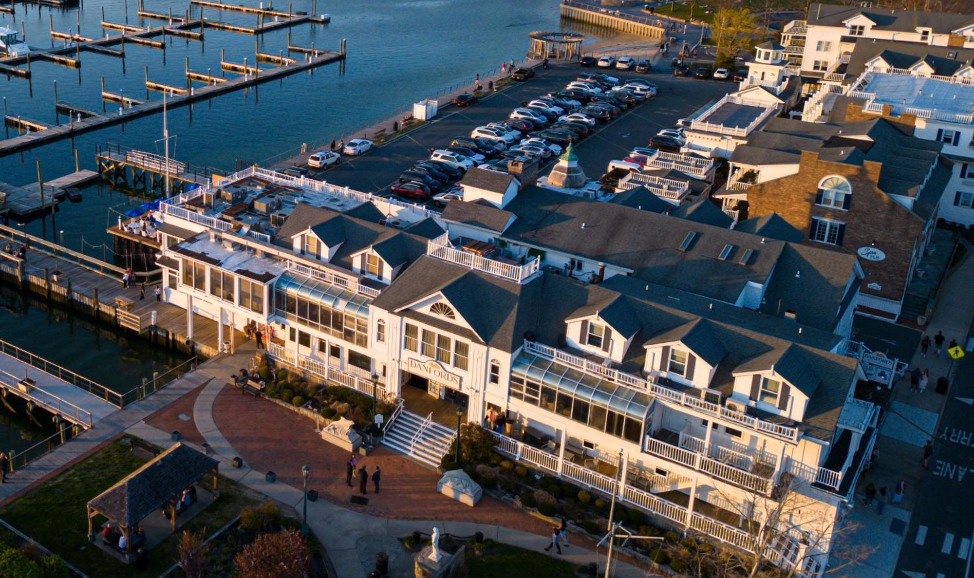 Danfords Hotel & Marina Порт Джеферсън Екстериор снимка